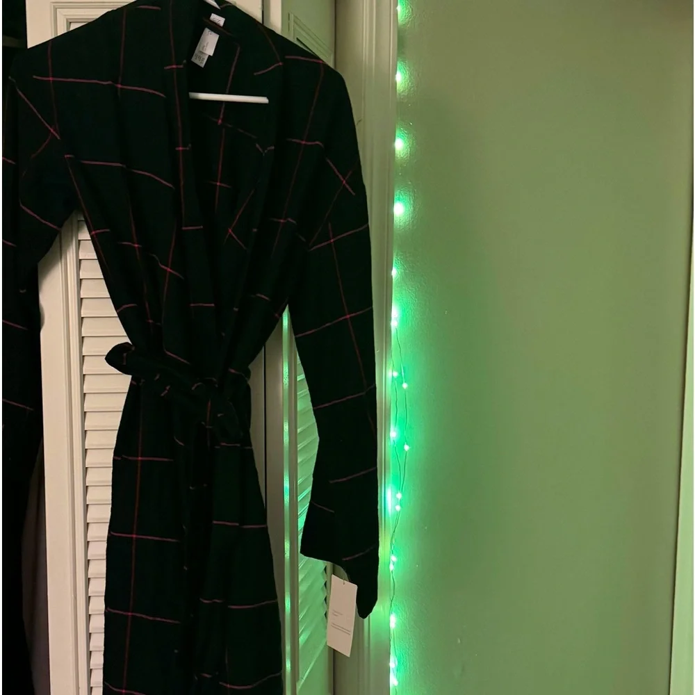 FLANNEL ROBE - Picture 1 of 3